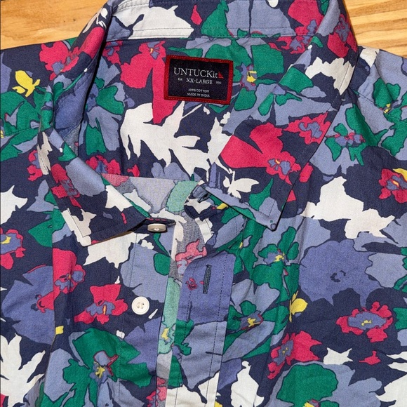 Untuckit button down - Picture 3 of 3